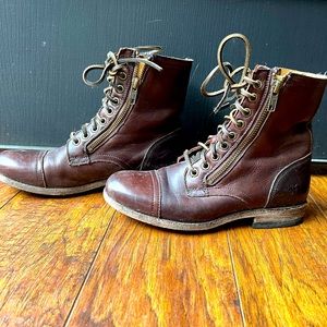 Frye leather zip sides and tie